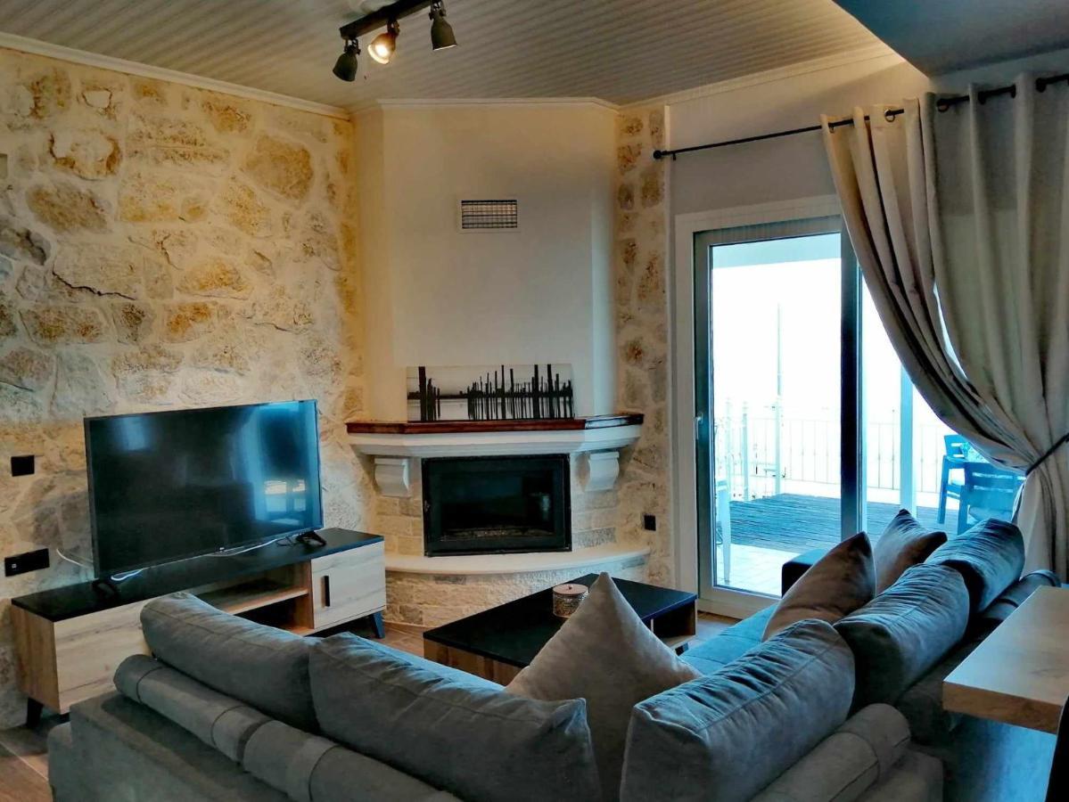Infinity Blue Apartment Agní