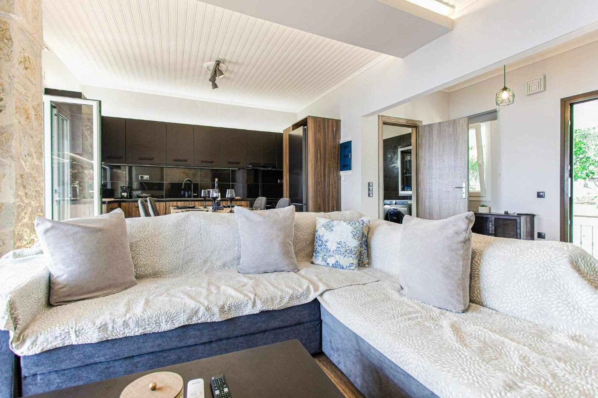 Infinity Blue Apartment Agní